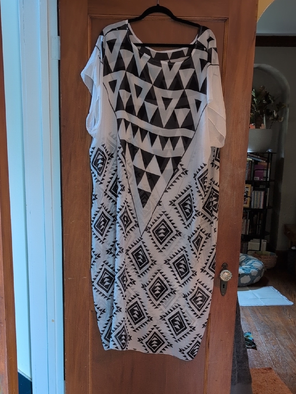 Geometric Black & White Women’s Coverup